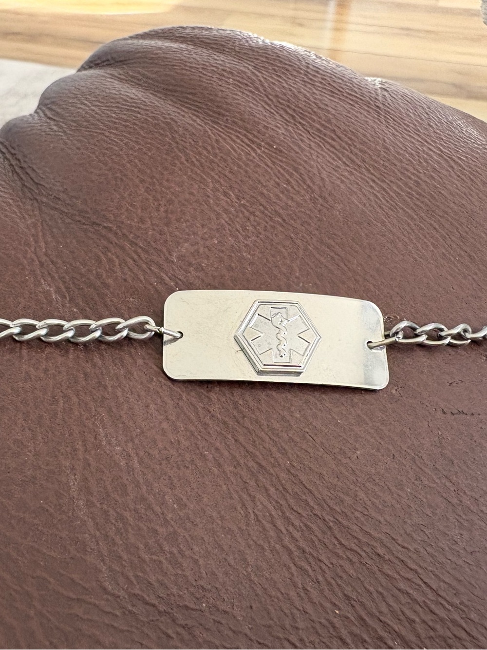 Medical Alert ID Bracelet Stainless Steel Curb Chain Engraved Penicillin Allergy